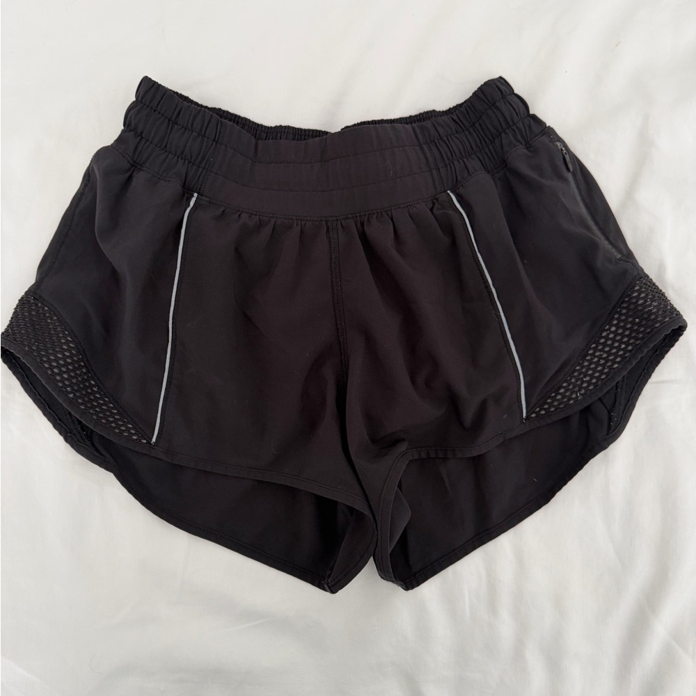 lululemon athletica Black Hotty Hot Shorts 2.5”